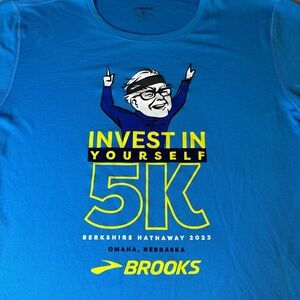 Brooks Berkshire Hathaway 2023 Invest In Yourself 5K Graphic Running Tee M